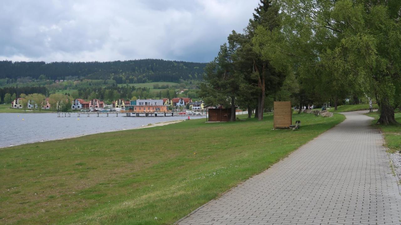 伏尔塔瓦河畔利普诺Riviera Lipno 510/17公寓 外观 照片